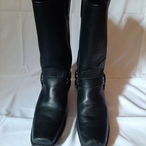 Boots, worn with some scuffs. Good condition.